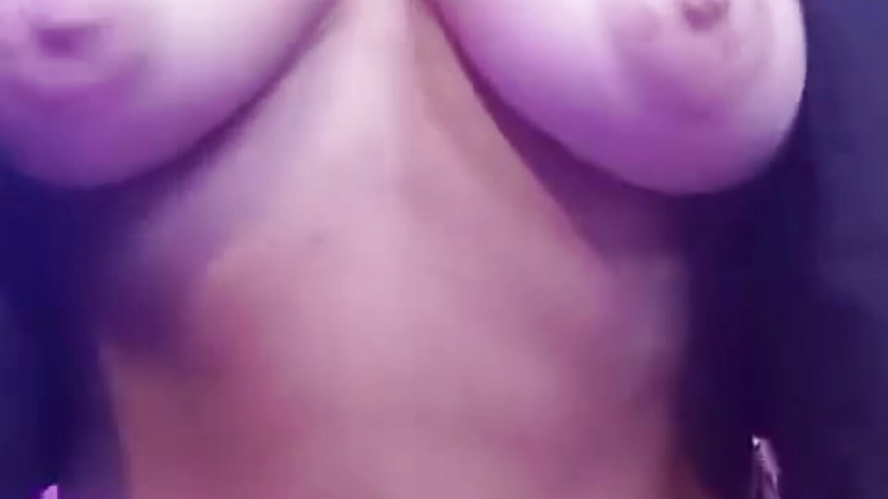 Your new pink obsession just came online 🍒🥵 - video by LunaArias cam model
