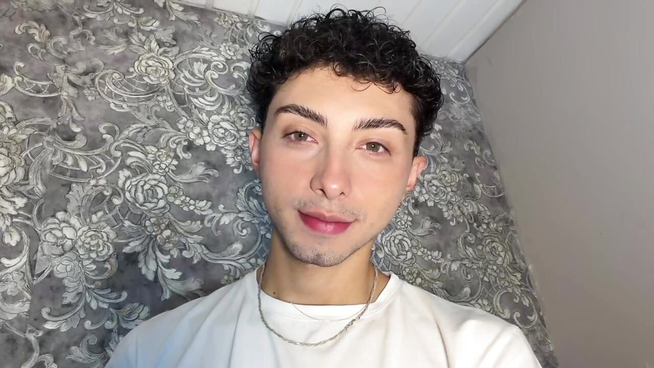 Do you want a kiss me ? – video modela na kameri harry_salvatore