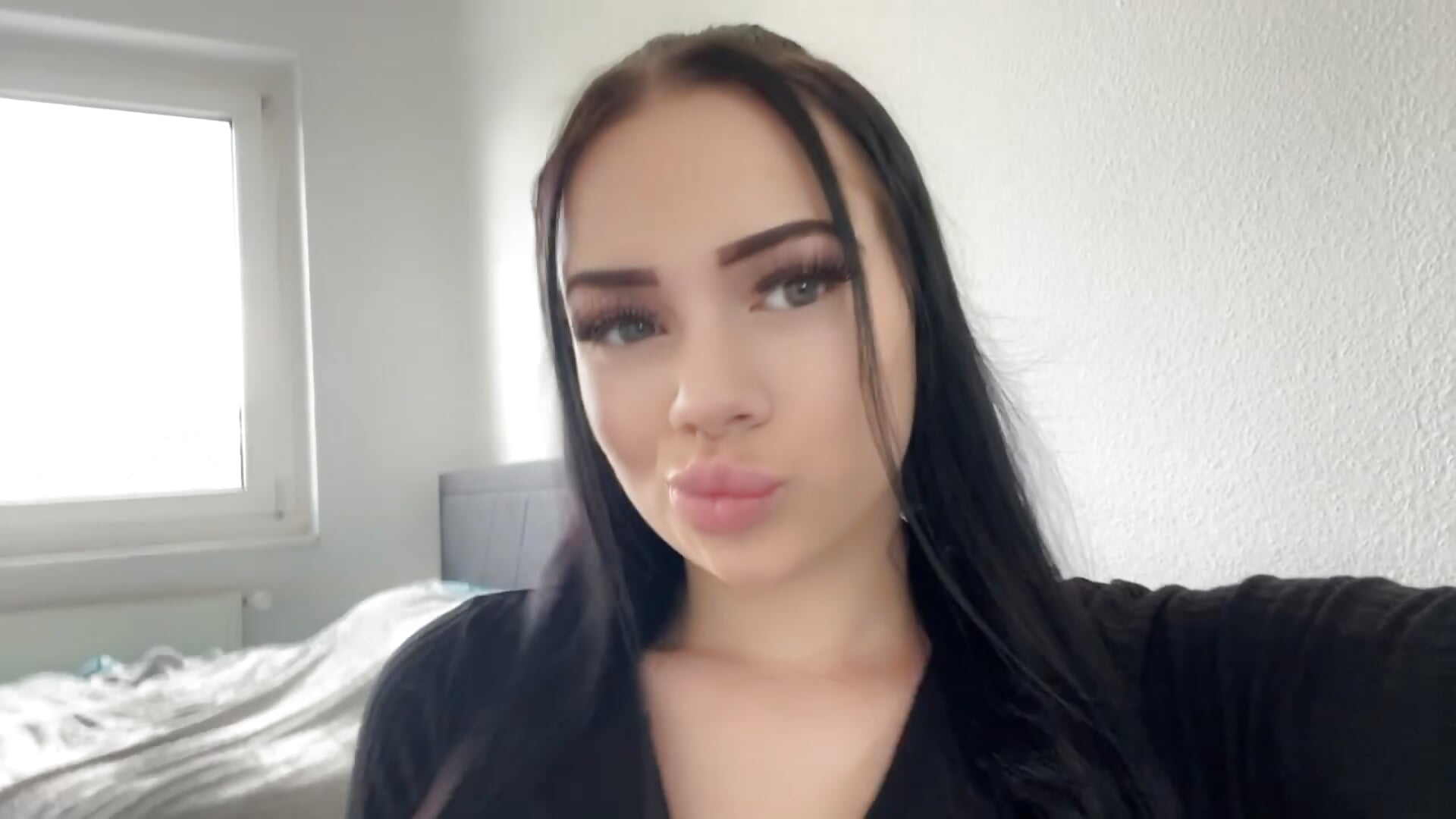 Elly - vidéo du modèle de showcams Ellybttn_