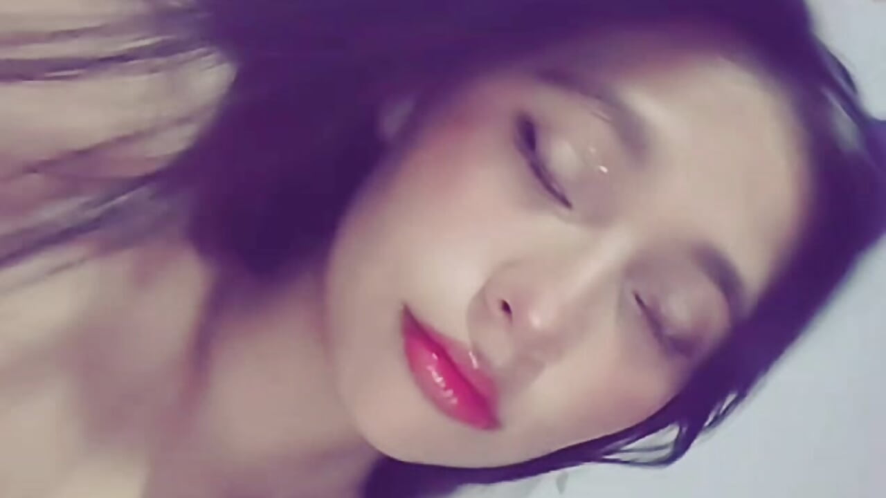 WhatsApp Video 2026-04-15 at 1,08,57 PM - video oleh model kamera Zoe_pink14