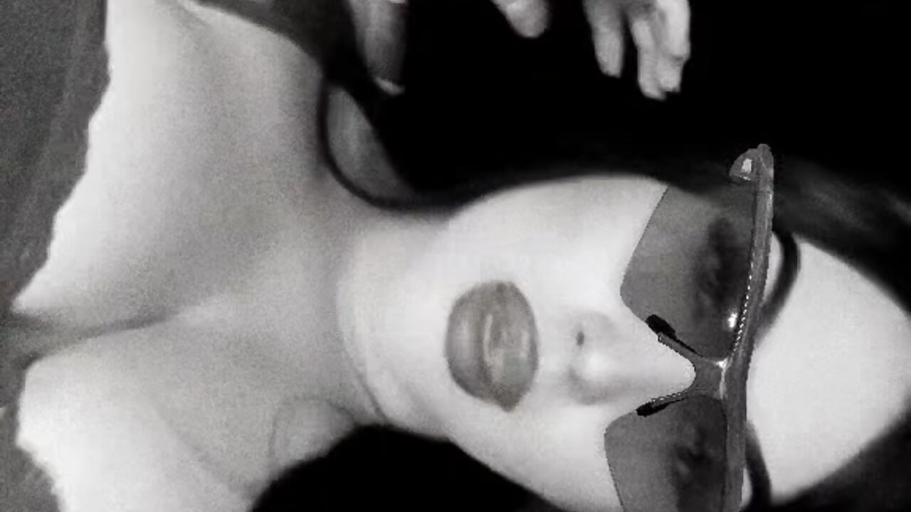 Quieres hacerme que? — filmik Sophie_col, modela(-lki) na kamerkach