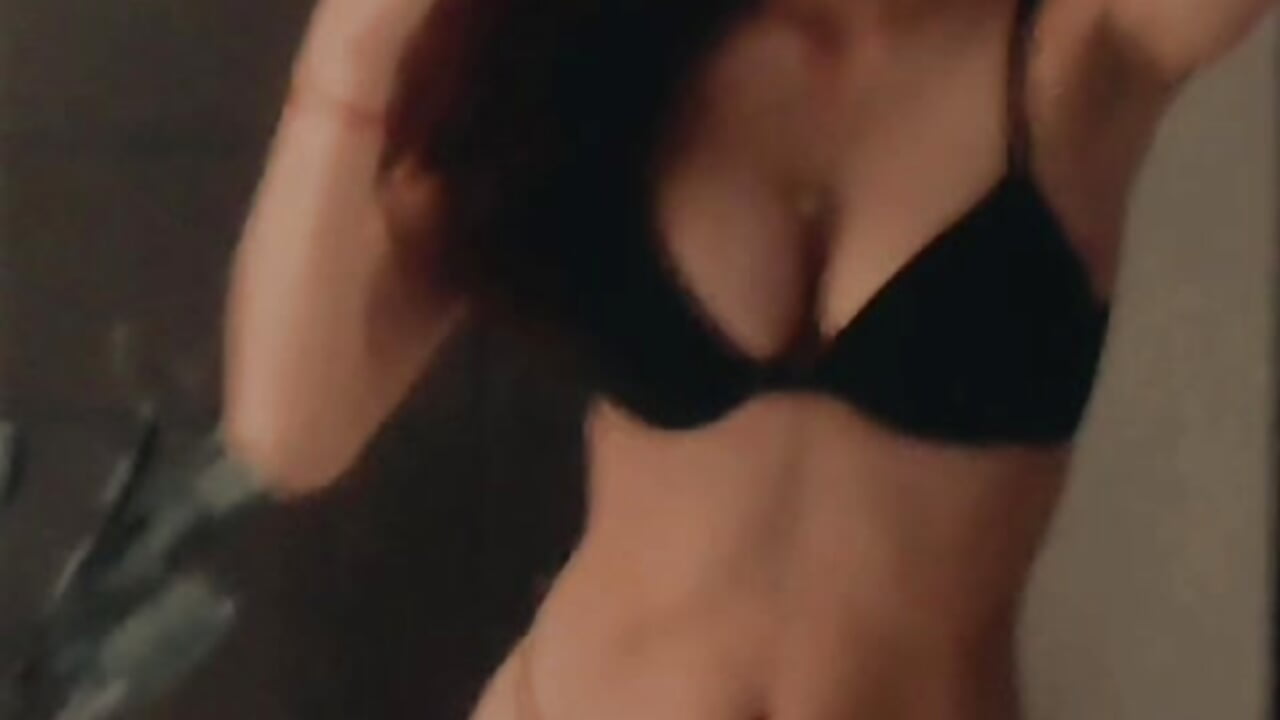 Hey guys🌷 – video od webkamerové modelky mia__evans_