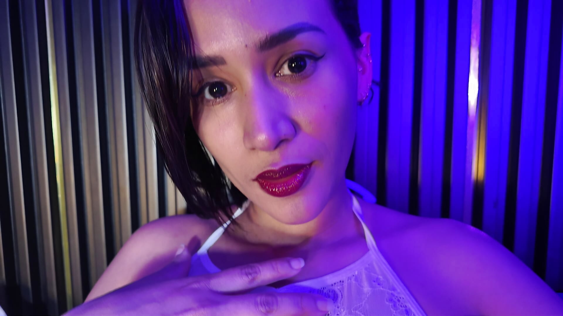 “Come closer, I have something to tell you 💋” – video modela na kameri Scarleth-Foxx