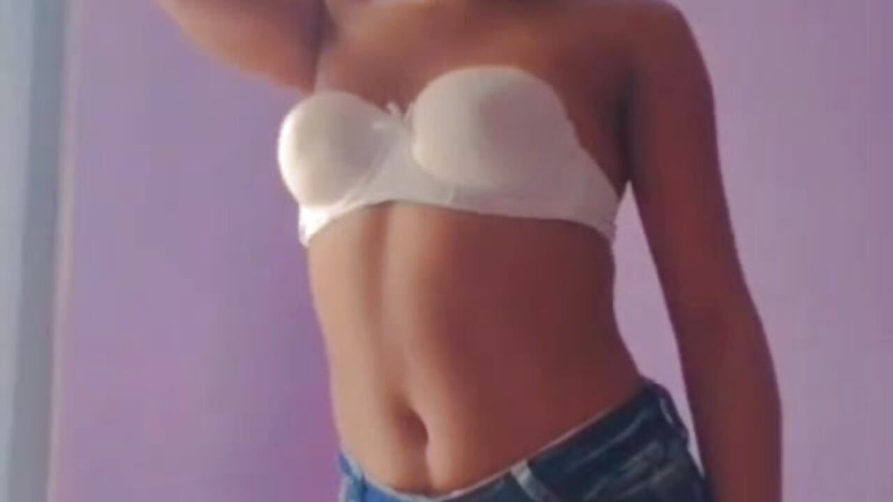 profile-intro-video-1776454264– rosse_princess kameramodell videója