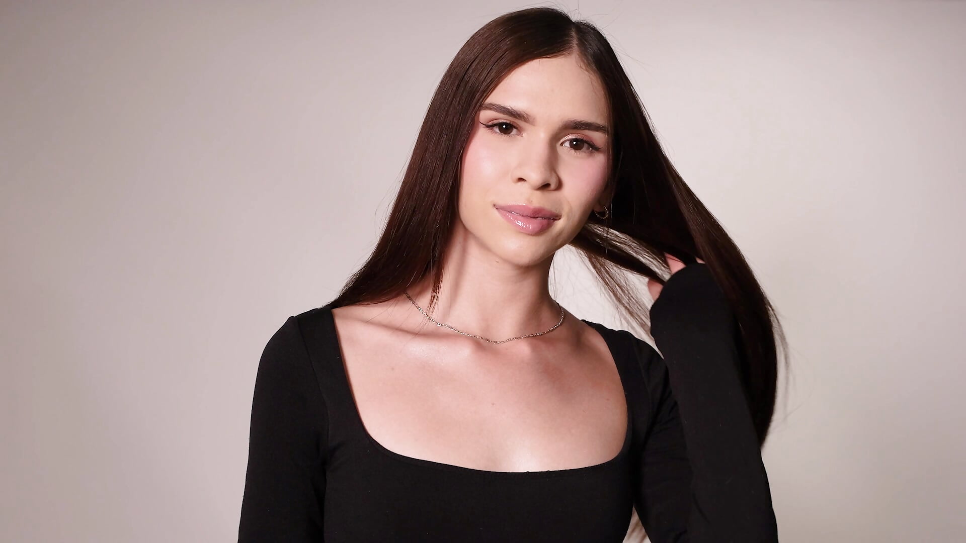 A burning temptation 🔥 - vídeo de la modelo de cam AlinaBennet_