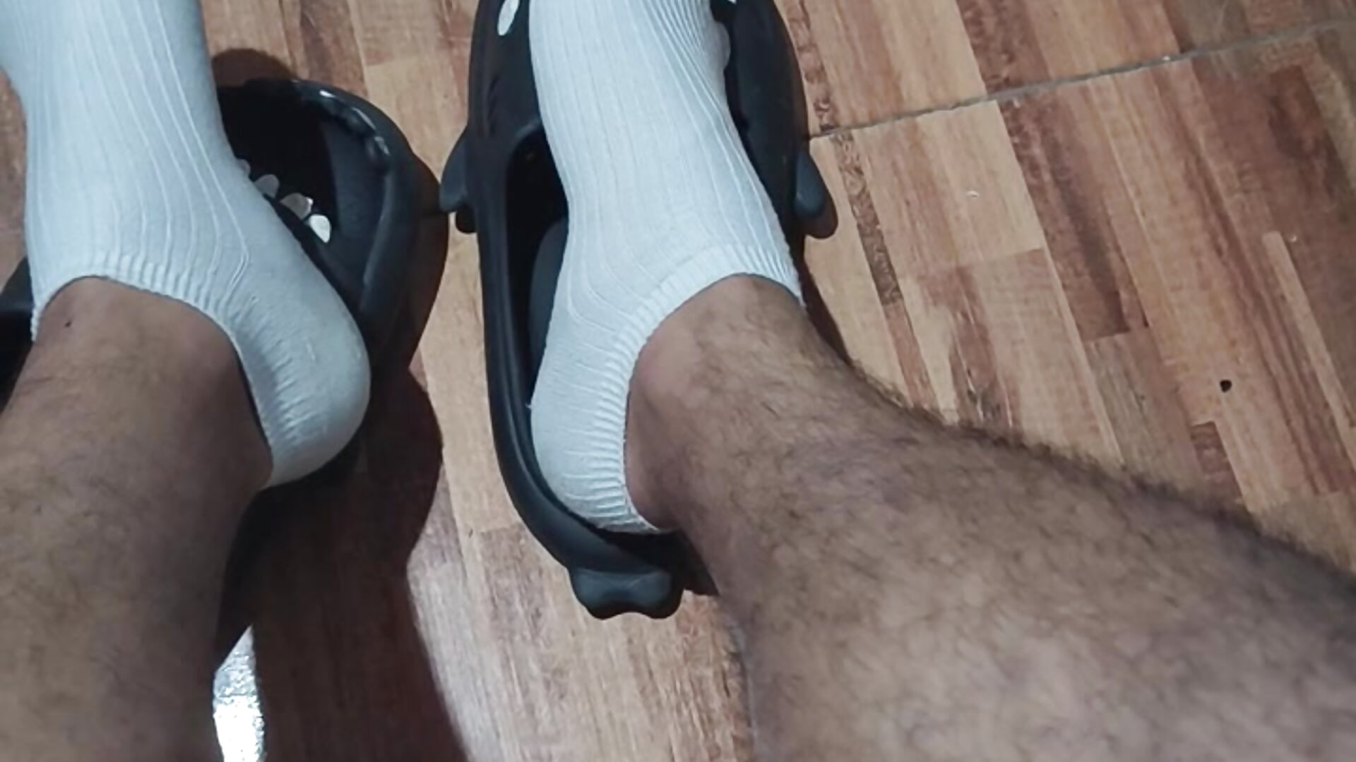 👣👣 – video od webkamerové modelky Ereth_Lewy