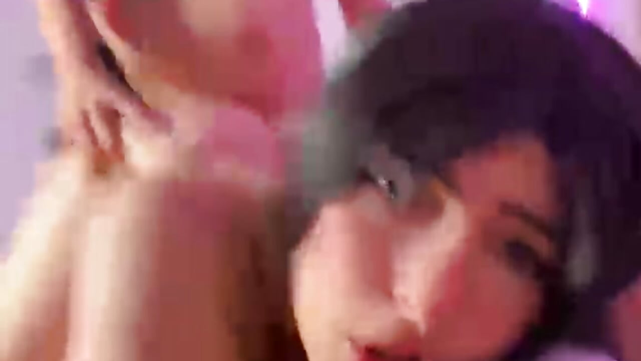 facing doggy pose－カメラキャストのAgatha_Atenea11の動画