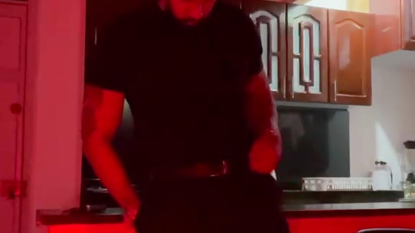Sexy estriptis boy