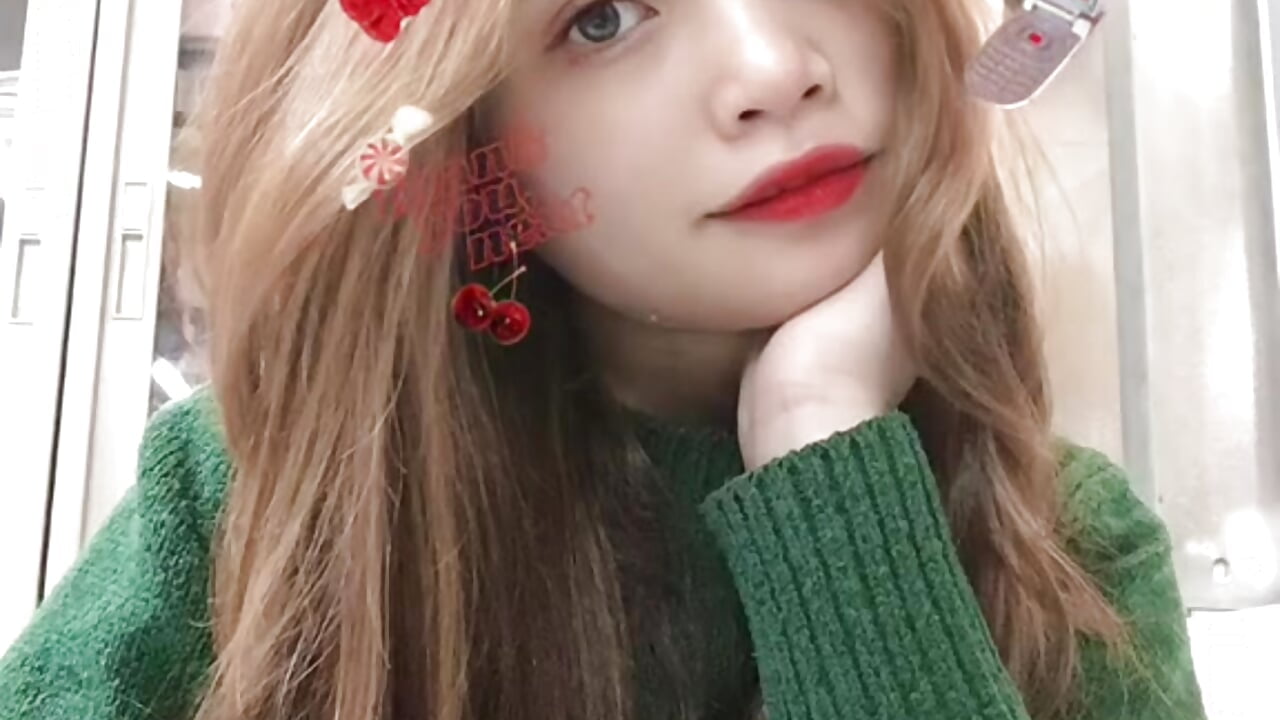 v10025g50000c77go7jc77u7n7140220 - video by -Lucie-e