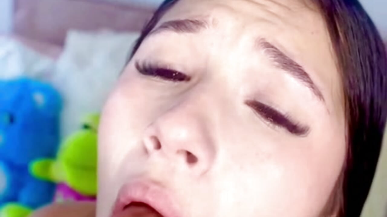 27 cm deepthroat and an obedient babe waiting for you🥺💦 - vídeo de la modelo de cam Lila_Sweett18