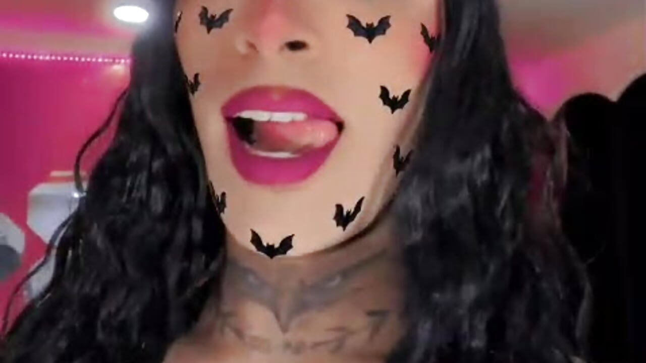 sexy hot🍷😈 - video by IsisKourtney