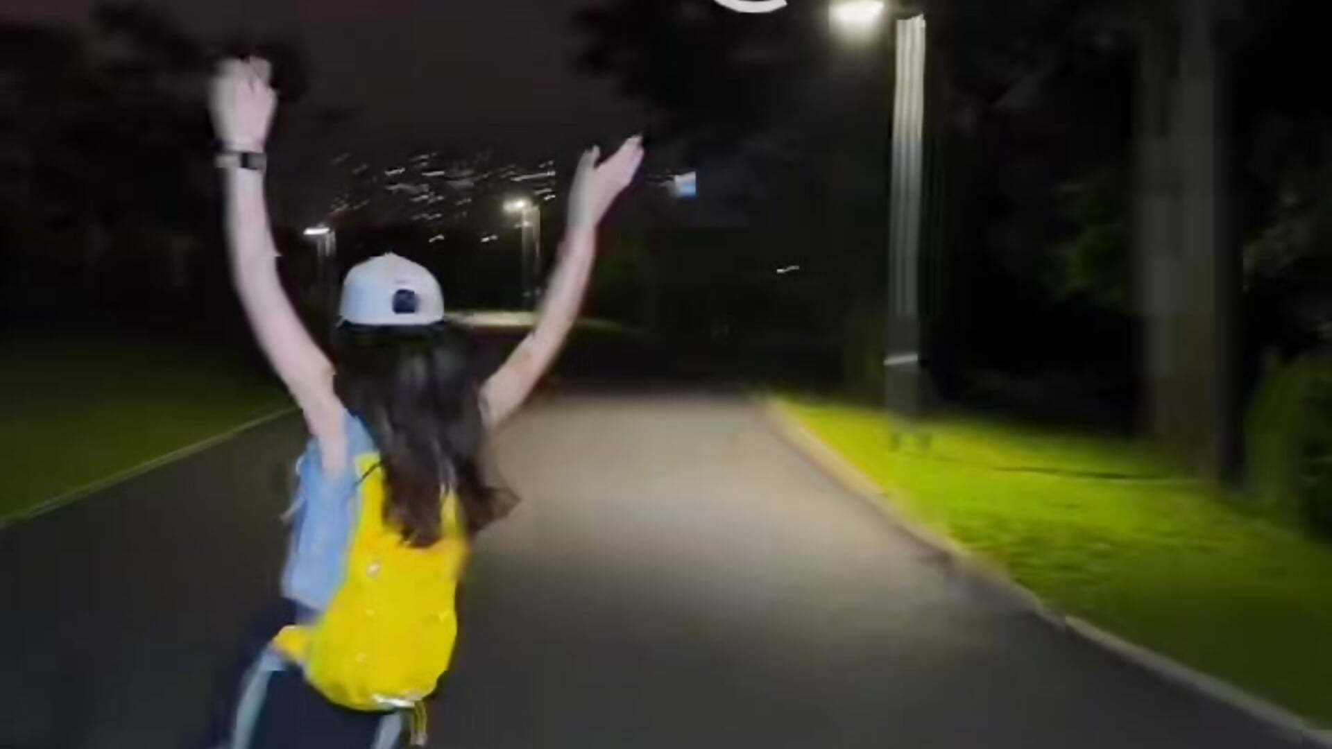 比起好看的皮囊，我更喜欢向上的生命力 - video by Moon-66