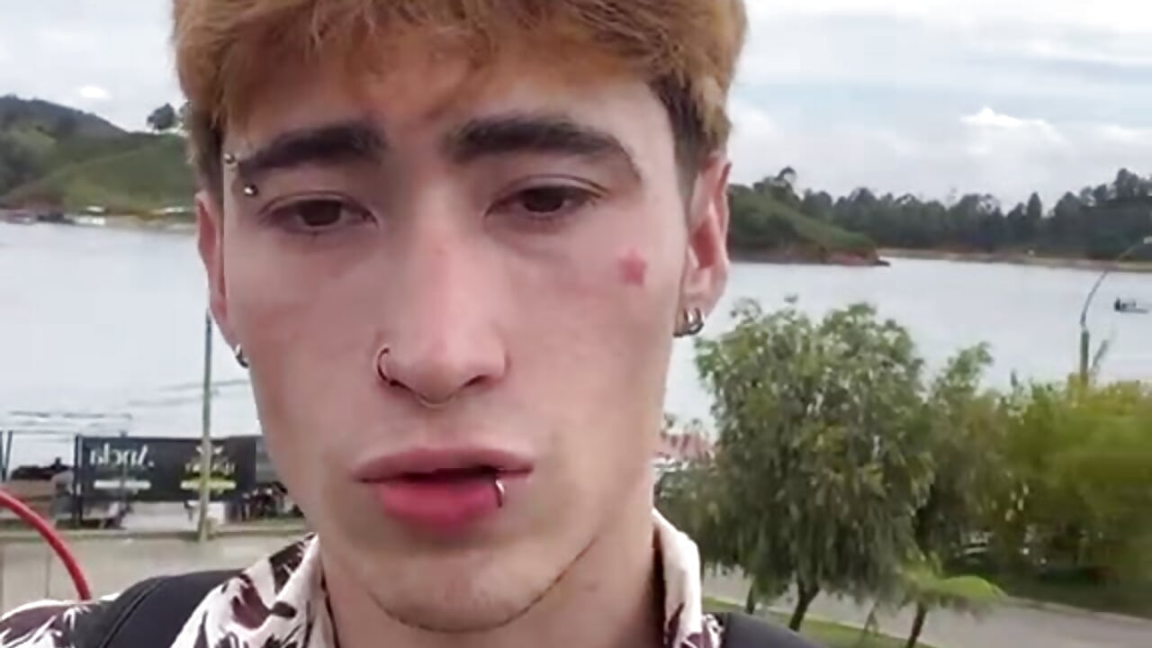 8e17ad3e-9223-4ad7-b5d2-348bd148fbf5 - clip cu justin_blake model videochat