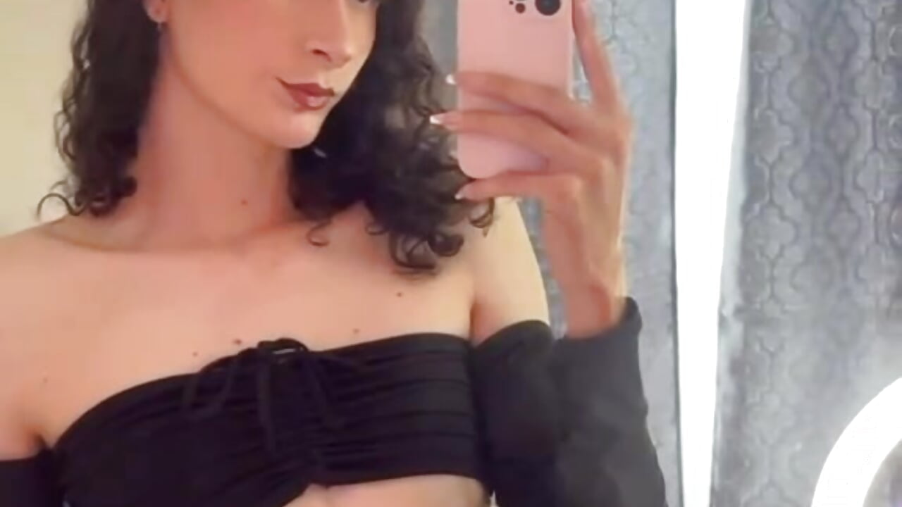 Hello, im violet! your favorite femqueen 🧚🌸