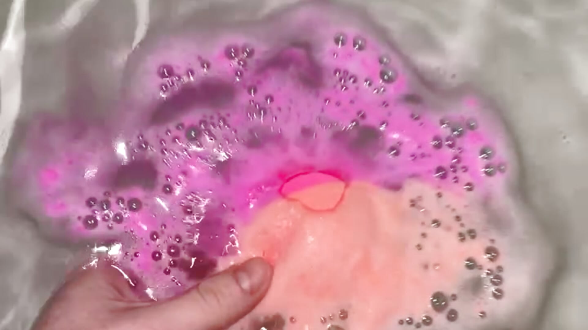 🛁 - video by skyerose11 cam model