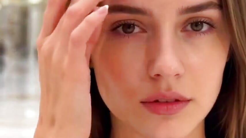 tease - video di MarishaPoulos modella di cam