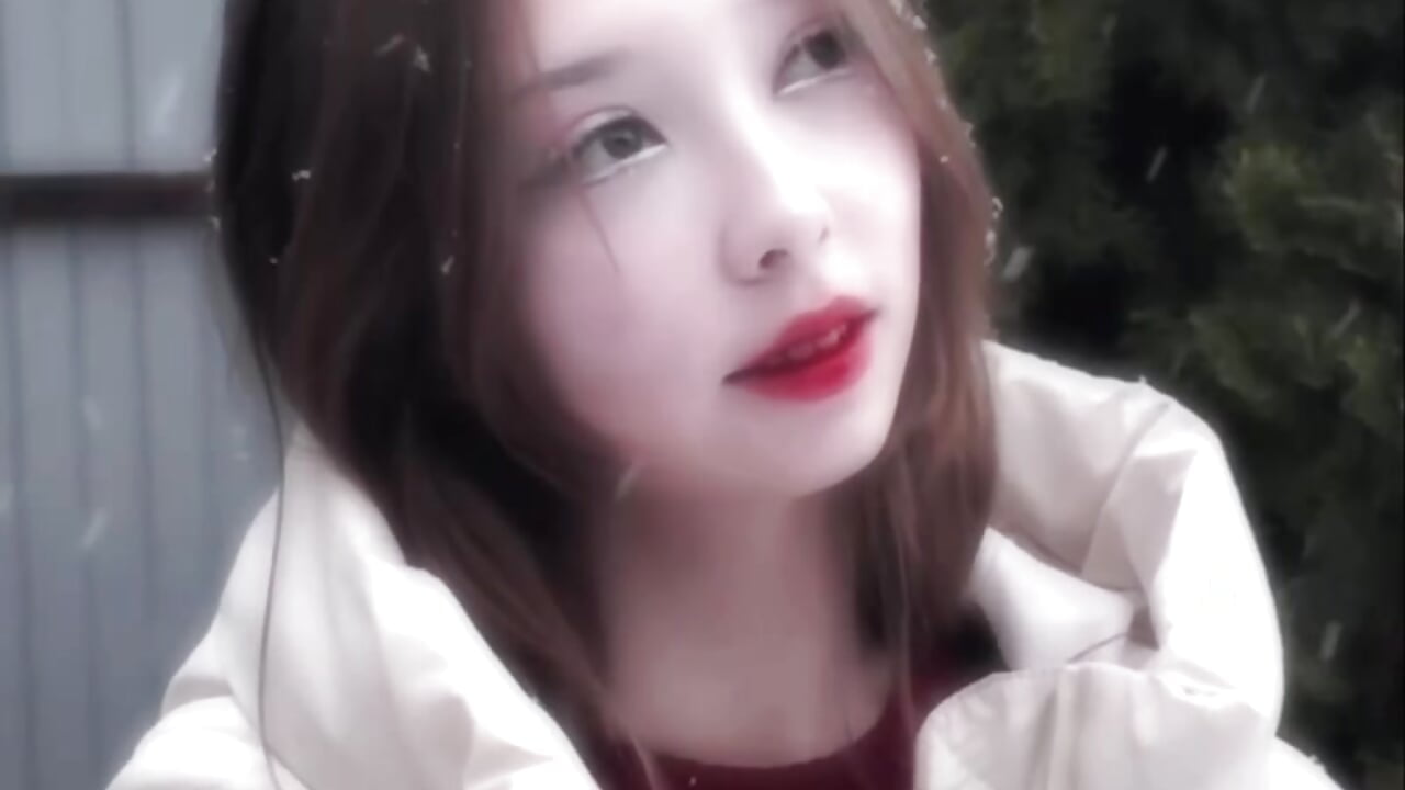 Its me :) - video by LeonoreCriger