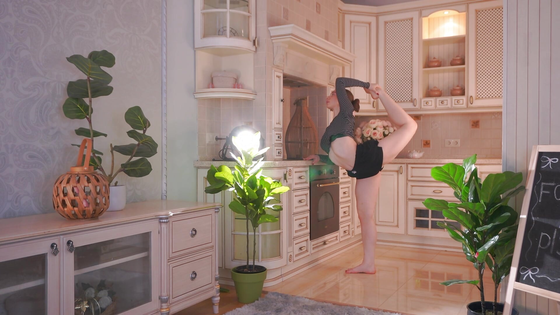 pointe shoes1 - clip cu WondaCoriaty model videochat