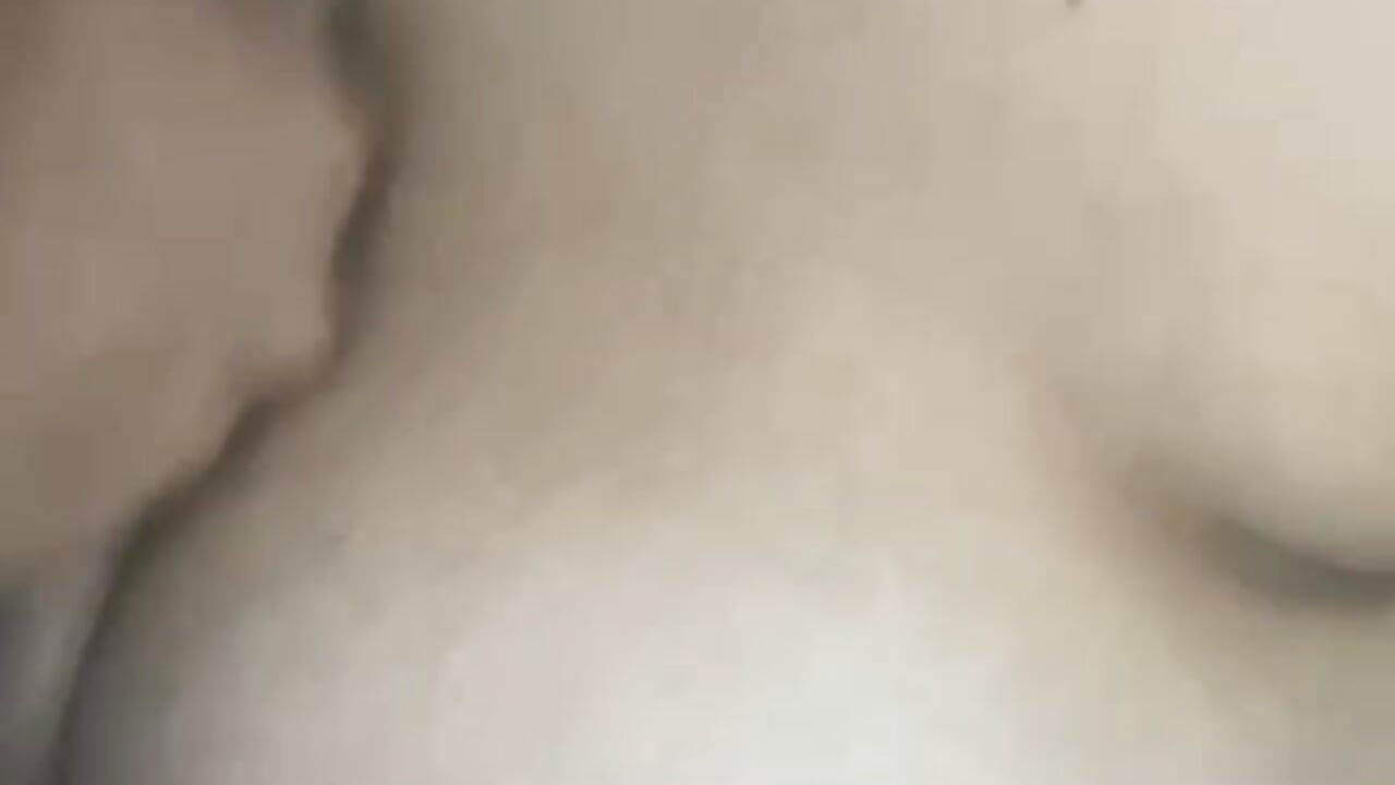 Gozando nos peitoes - clip cu BlackLuna6 model videochat