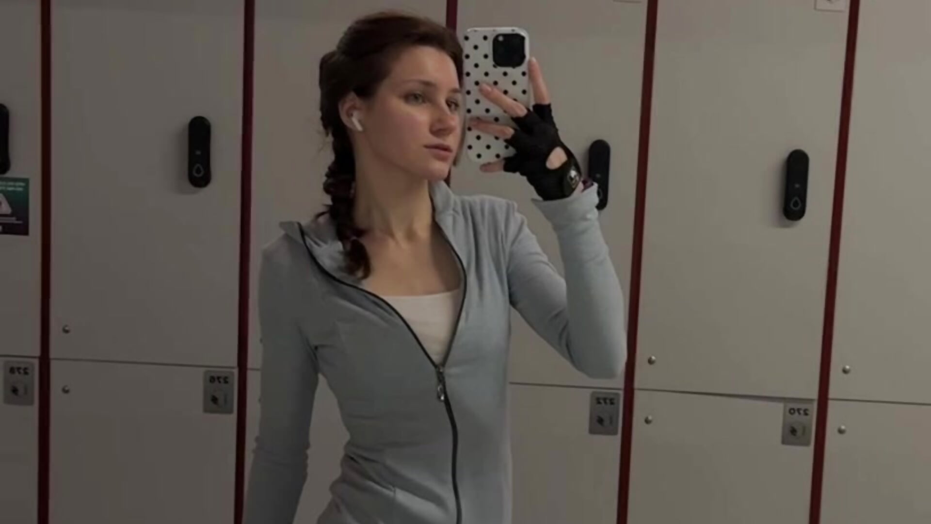 me before training - video by MauriceWireman cam model