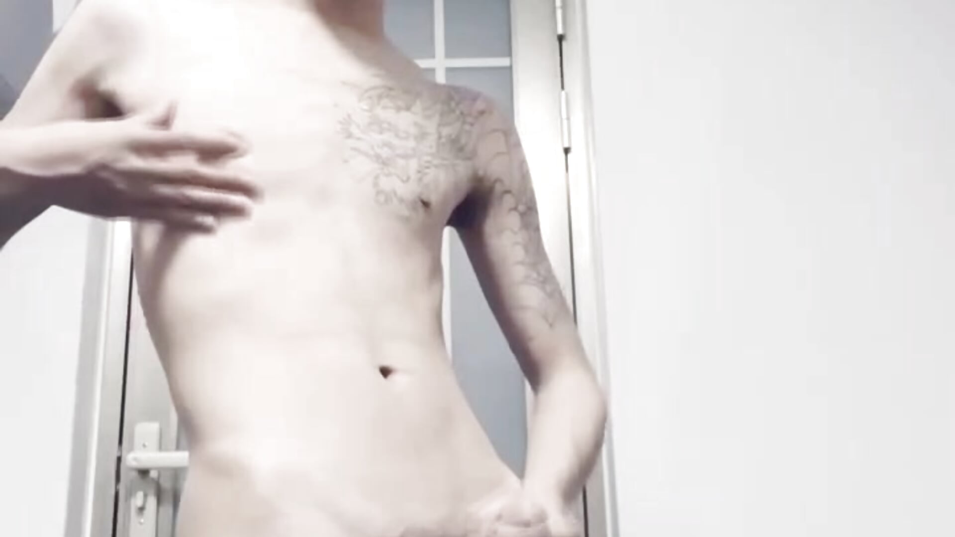 卫生间偷偷撸射 - відео від вебкаммоделі XBD-1