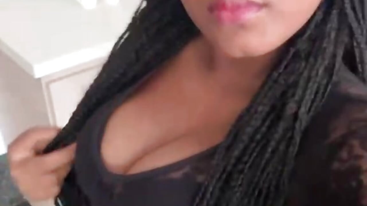 hey guys 🥵 - video by mafe_garcia cam model