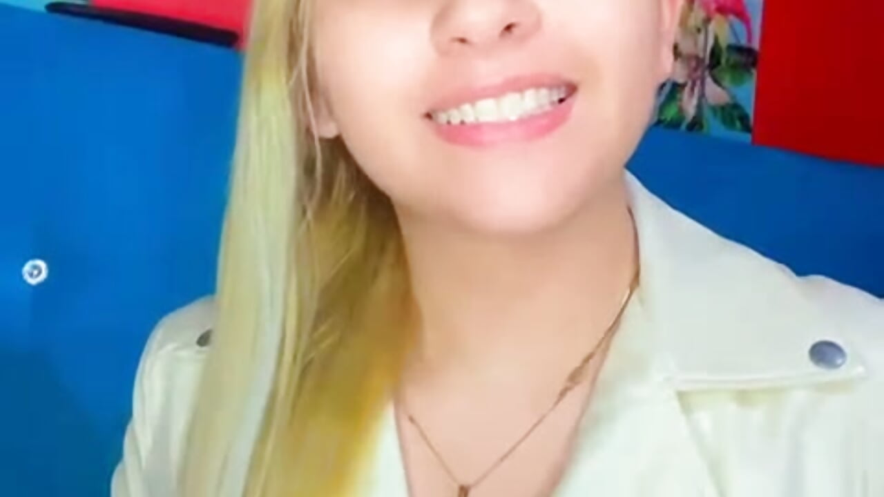 Kisses for my love  💋🥰 - video by cristaljuicy cam model