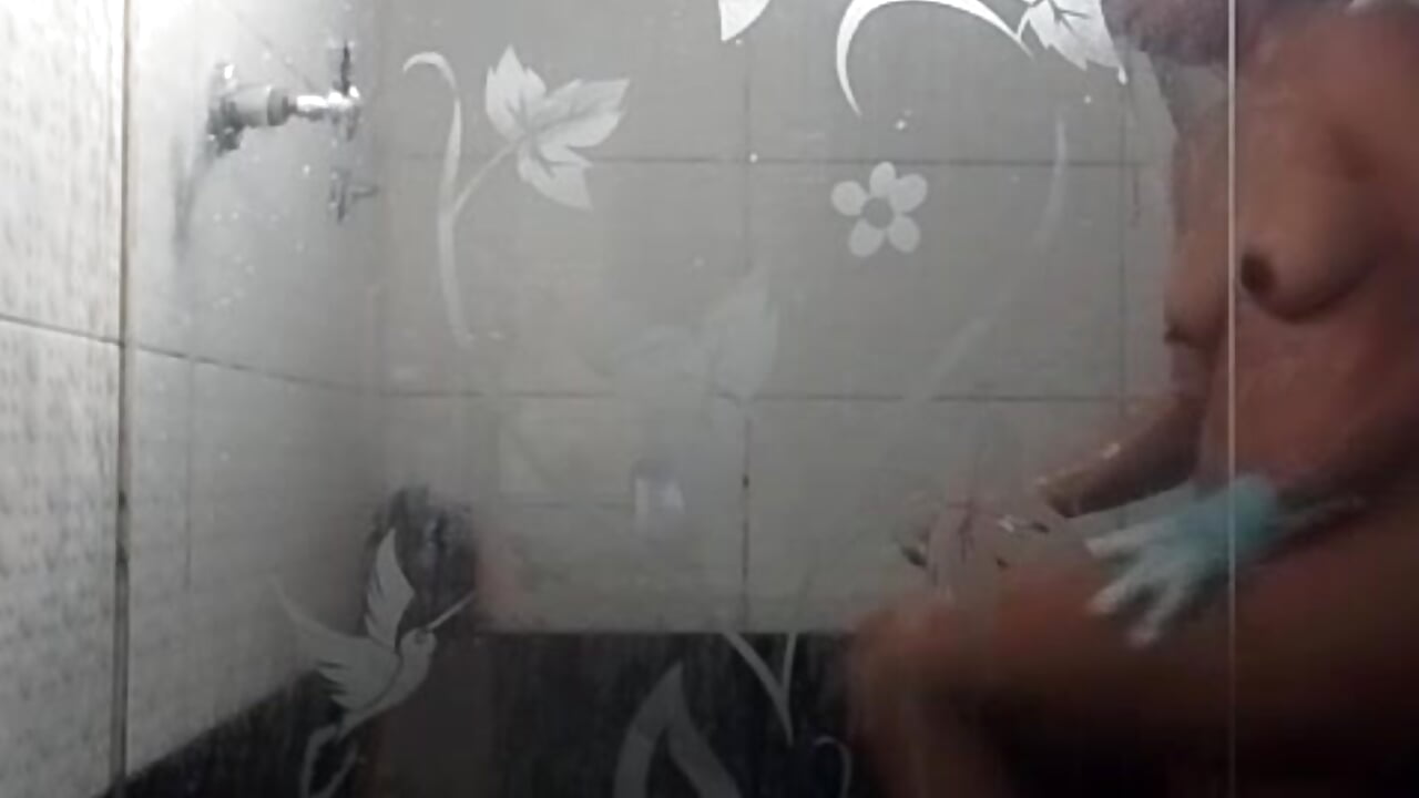 Come get wet with me tonight! 😈💦 - video by Lady_isabella_ cam model