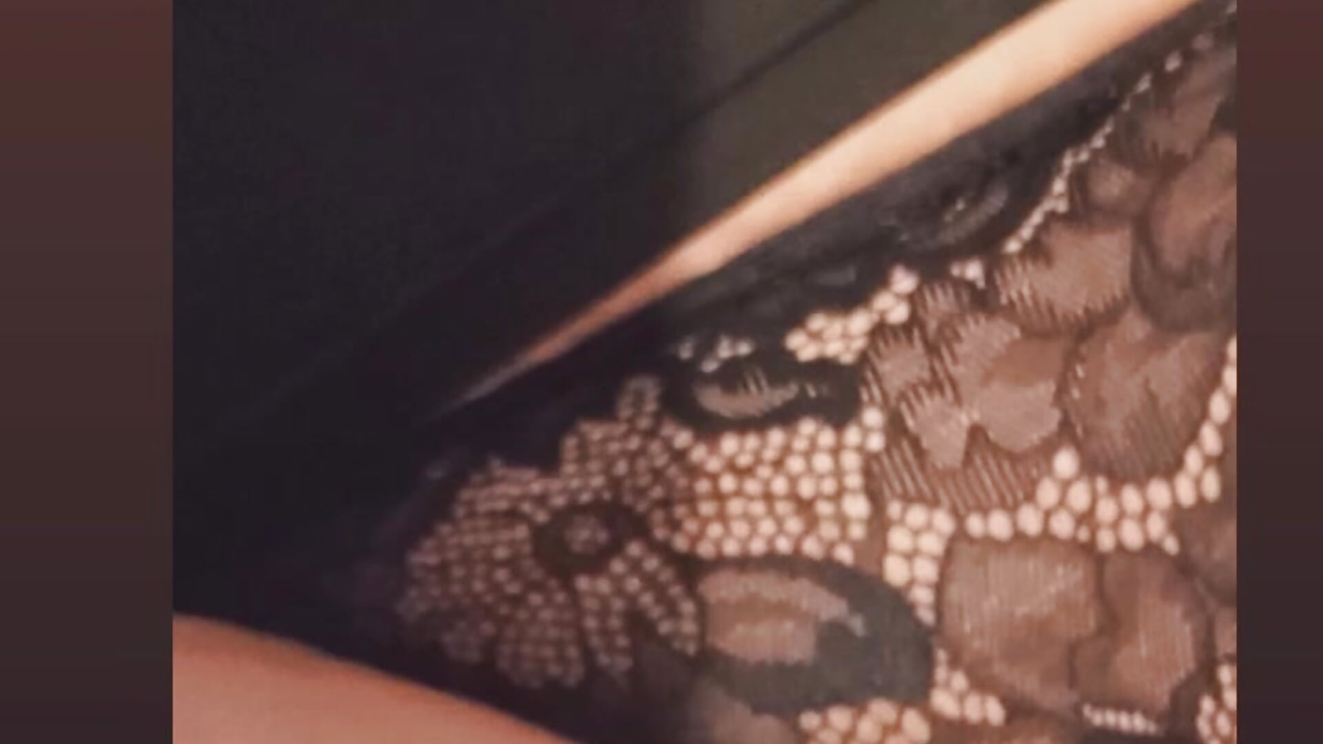 1000089815 - Vídeo de Thamimaodefada, modelo de vídeos