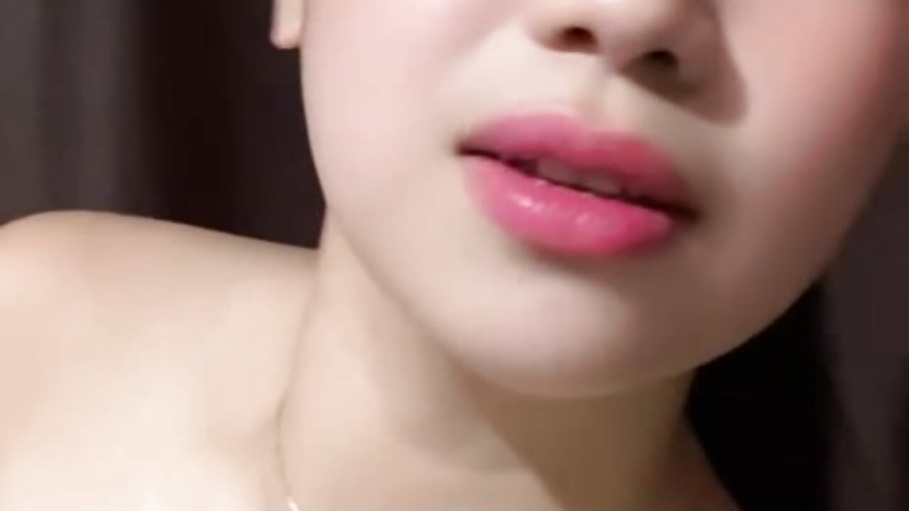 Do I look cute? - clip cu RegineNatera model videochat