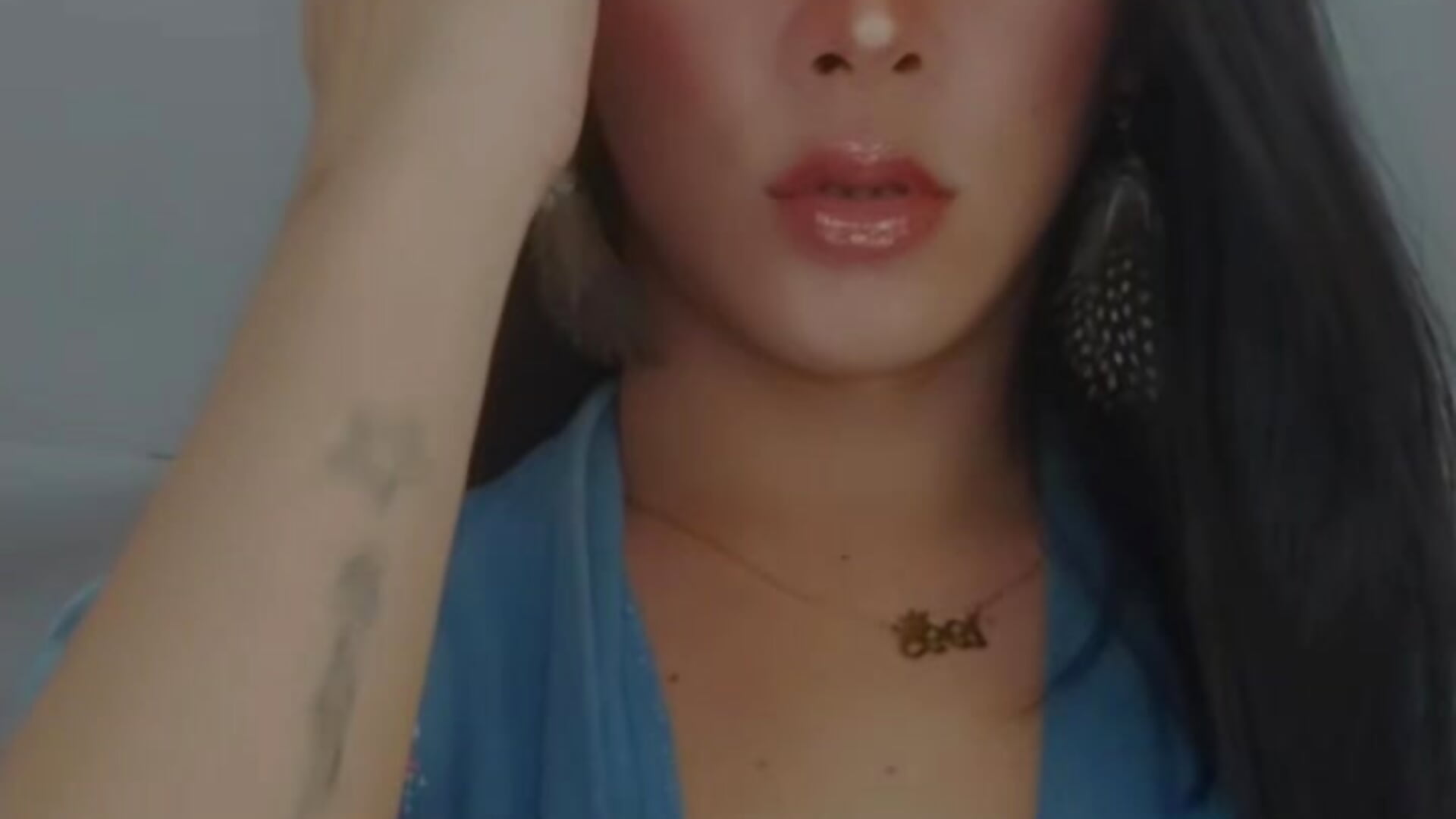 Hello - Vídeo de Lovevidats, modelo de vídeos