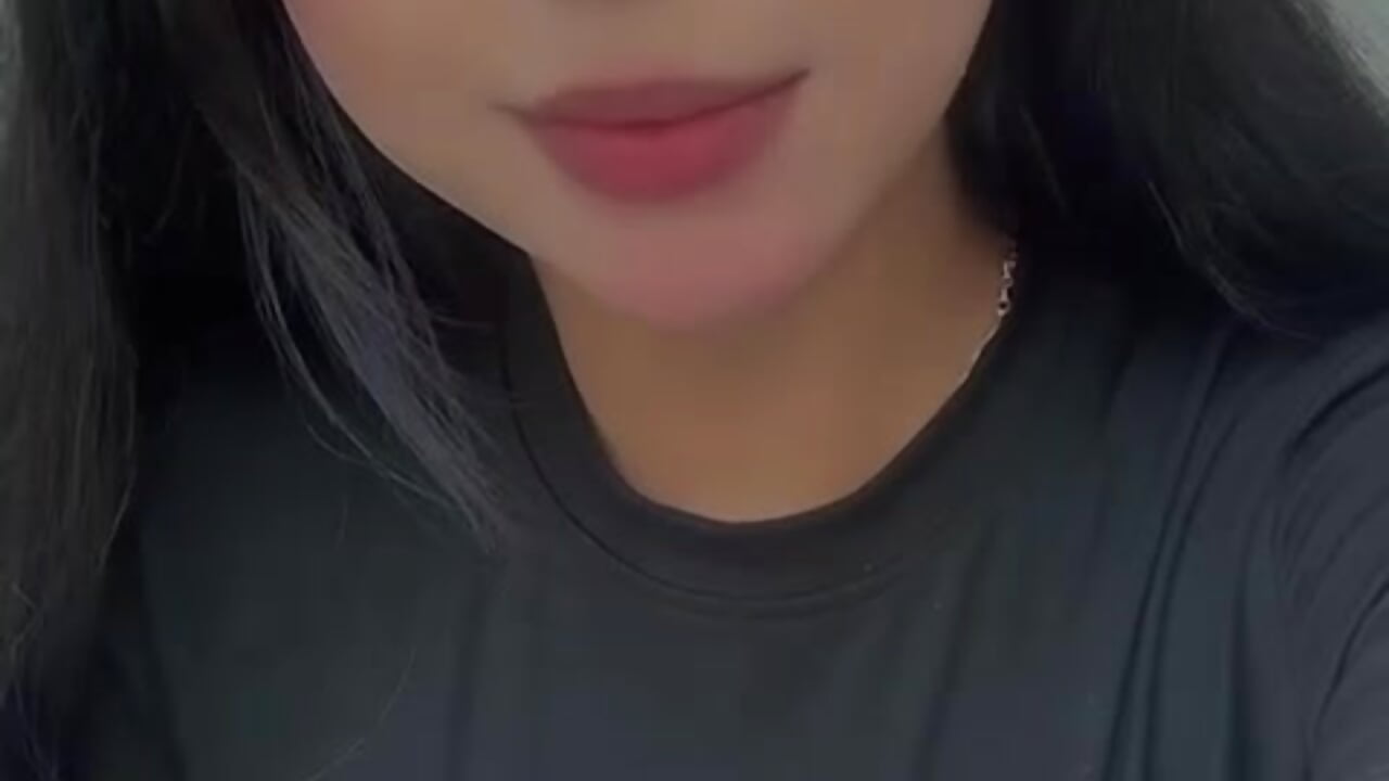 <3 - Channel_sofia adlı kamera modelinin videosu