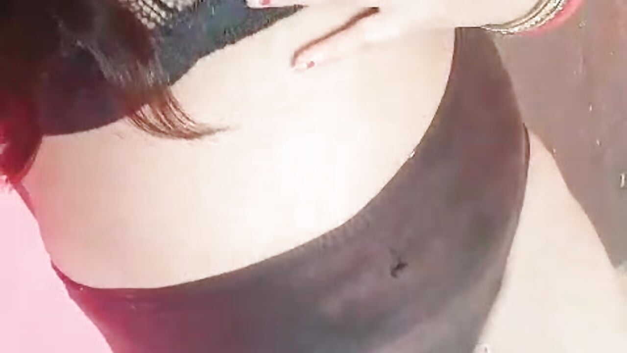 1000277711 – video od webkamerové modelky Simupaul001