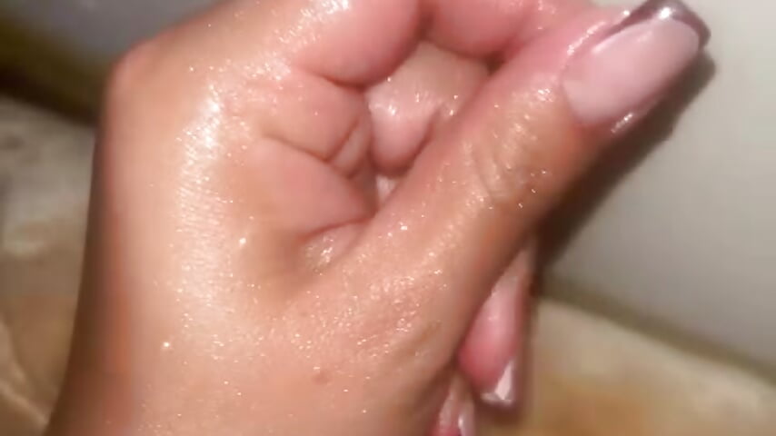 Imagine how my buttocks shine ✨️ - video di Zoe269 modella di cam