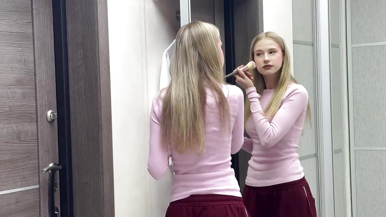 MAKE UP－カメラキャストのTarraTaltonの動画