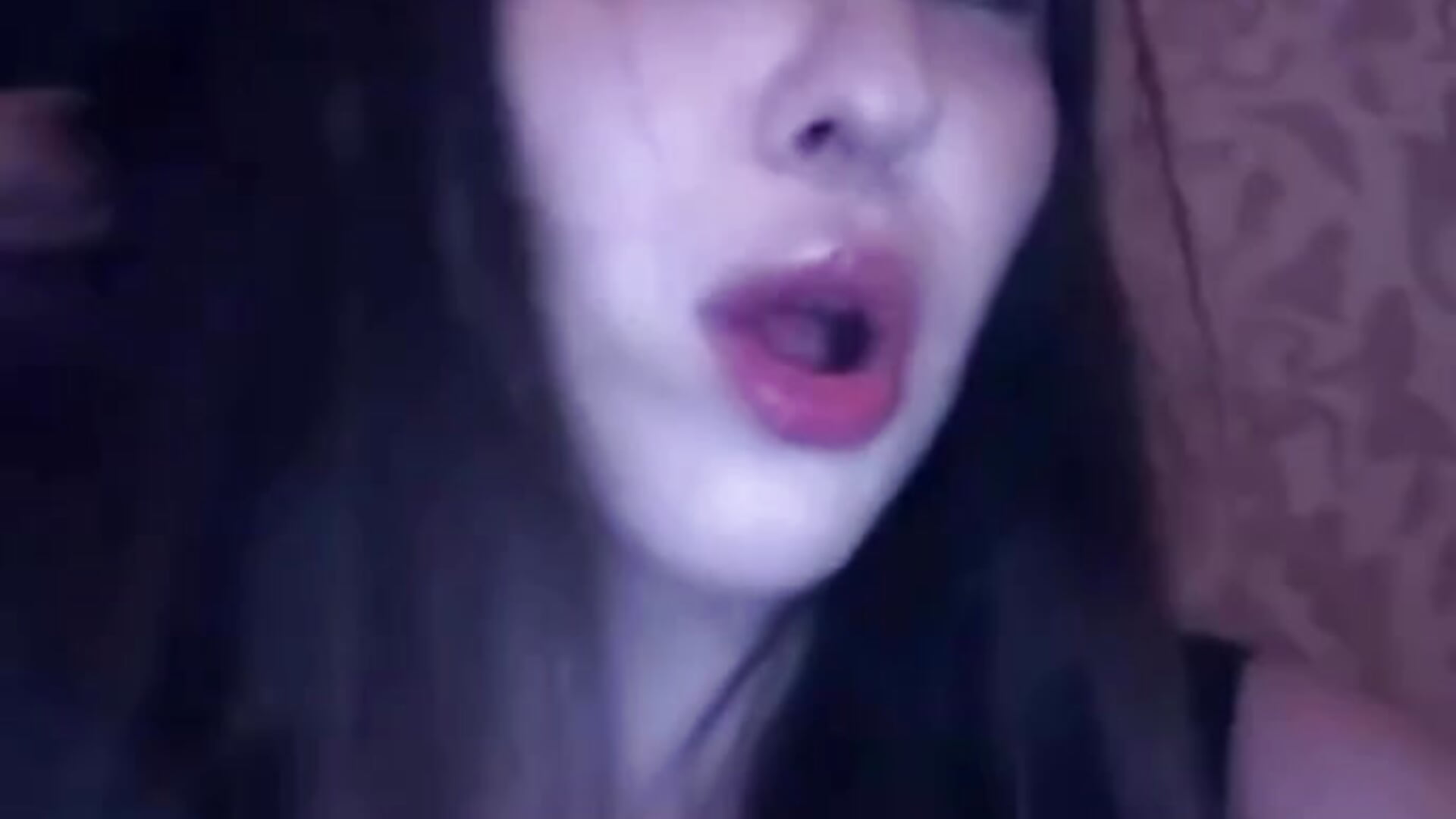 Me :3 - video by QuyenOlson cam model