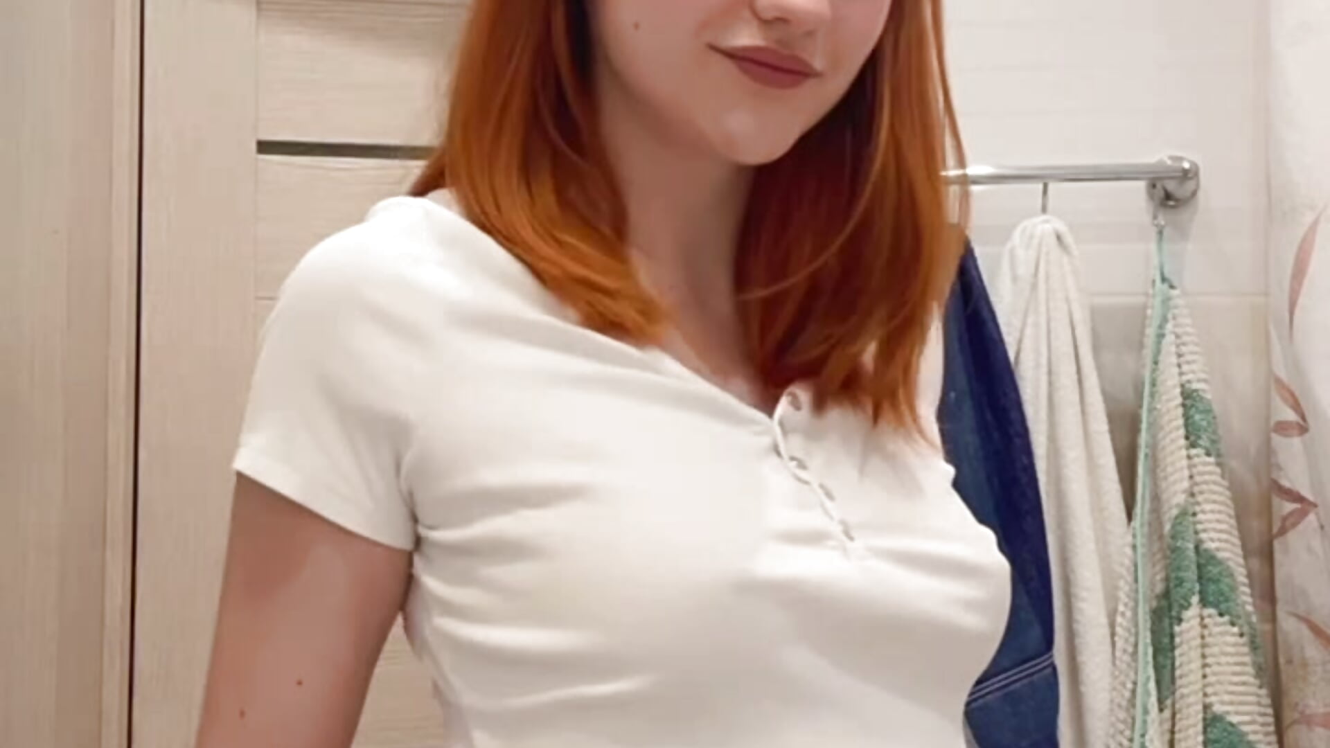 surprise - video by elani_lune cam model