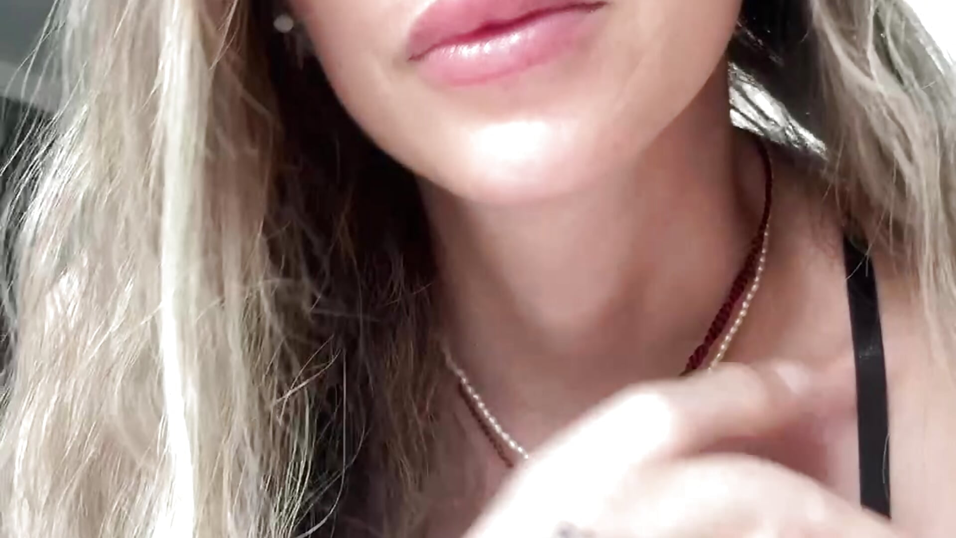 Resting - відео від вебкаммоделі HelenHiss