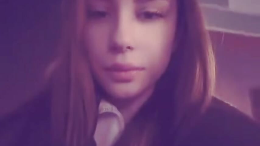 its me) – video modela na kameri MyrnaSkelton