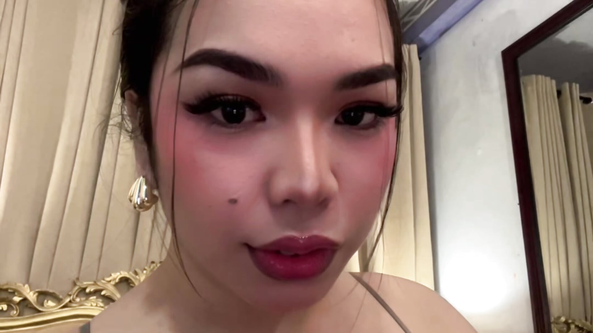 0f8c33a32be94888a0bcf21c04f4b44e - video by OliviaRoxy