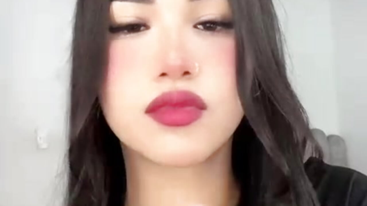 I know u love me <3 – video od webkamerové modelky Valkyria_Storm
