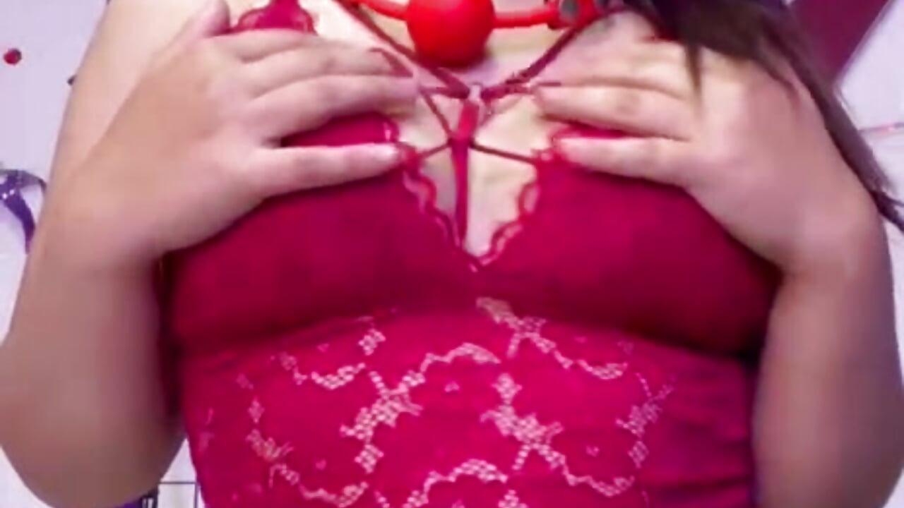 me - video của người mẫu cam Adhara-Garcia