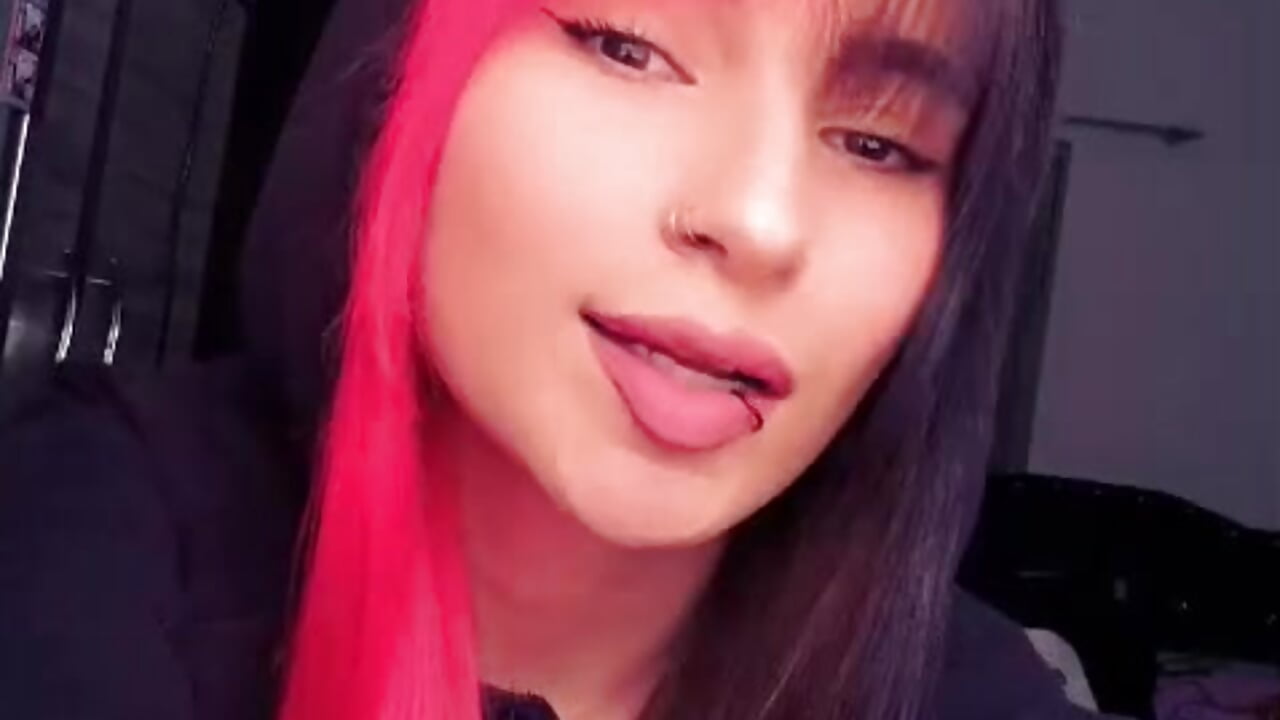 ME 💖💋 - video by Moon_Red_r