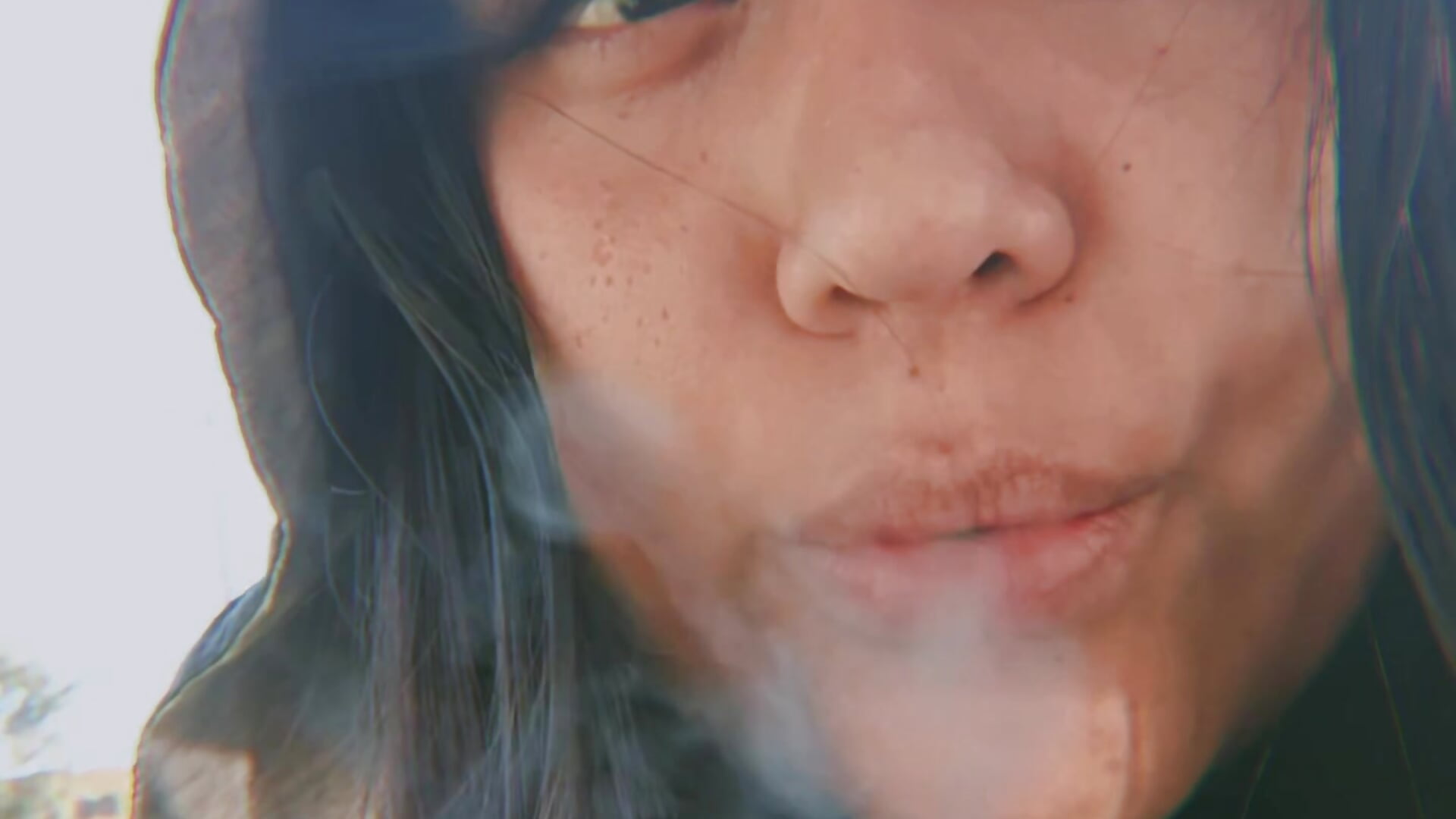 Shall we smoke together? – video modela na kameri AmyVoss