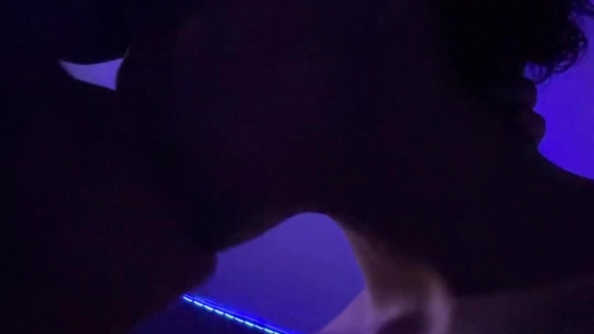 Kiss kiss - video TeamLove_ kameramallilta