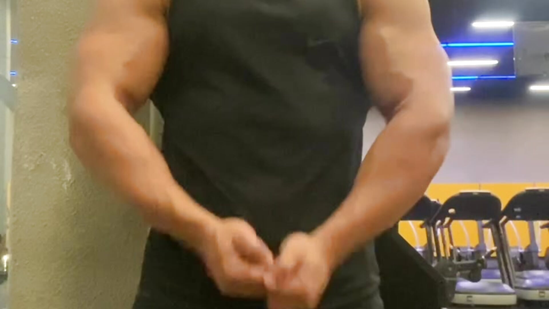 9a0919053c7c4ed0887d1f9a446dbed5 - video van Superbigmr cam-model