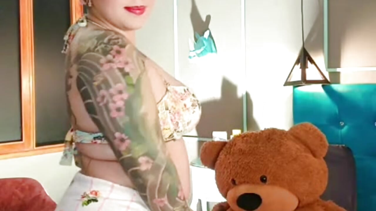 hot for you - video Anna_surrender_pinup kameramallilta