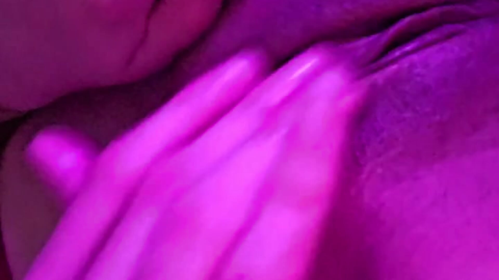 He fingers my tiny little pussy 🤭