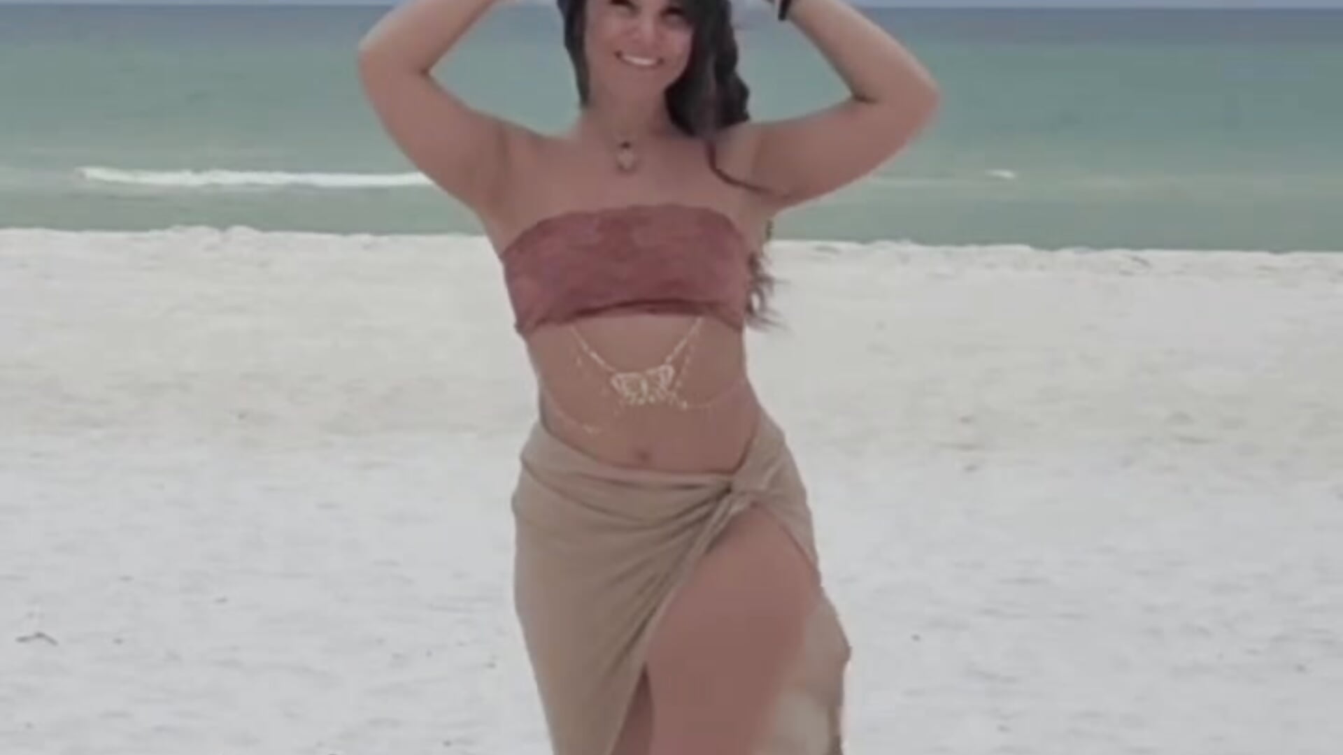 Beach babe✨️ - 視頻由 BaileyMFox 主播提供