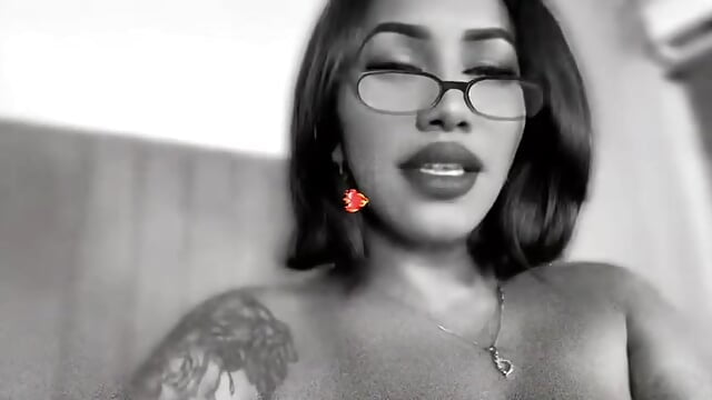 I don't want you to fall in love, I want you to be obsessed with me – видео вебкам-модели kristel_lee_